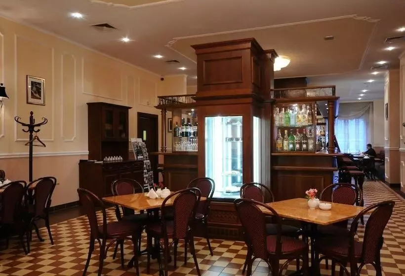 ホテル Atrium Palace