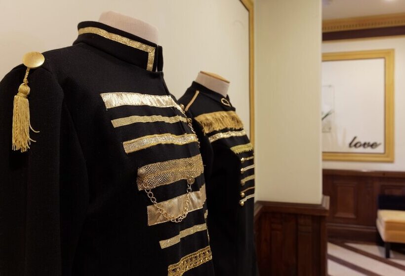 Отель Inglaterra  Charme & Boutique