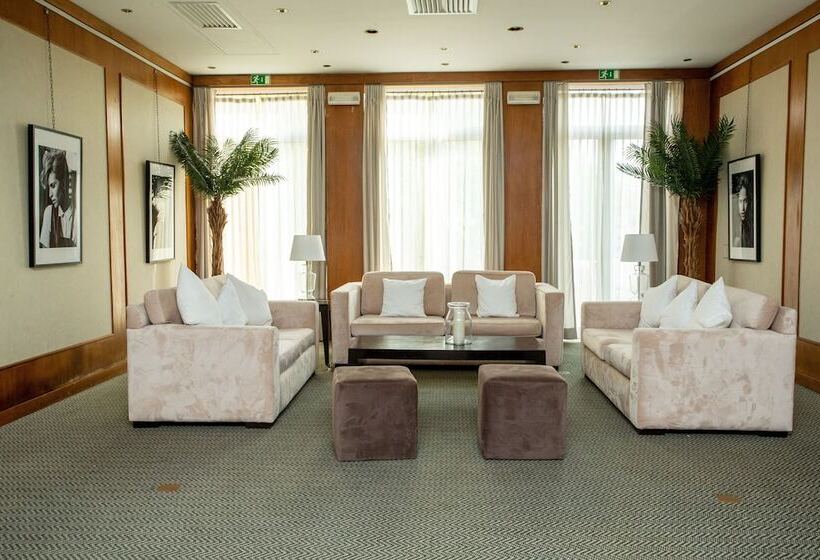 Отель Inglaterra  Charme & Boutique