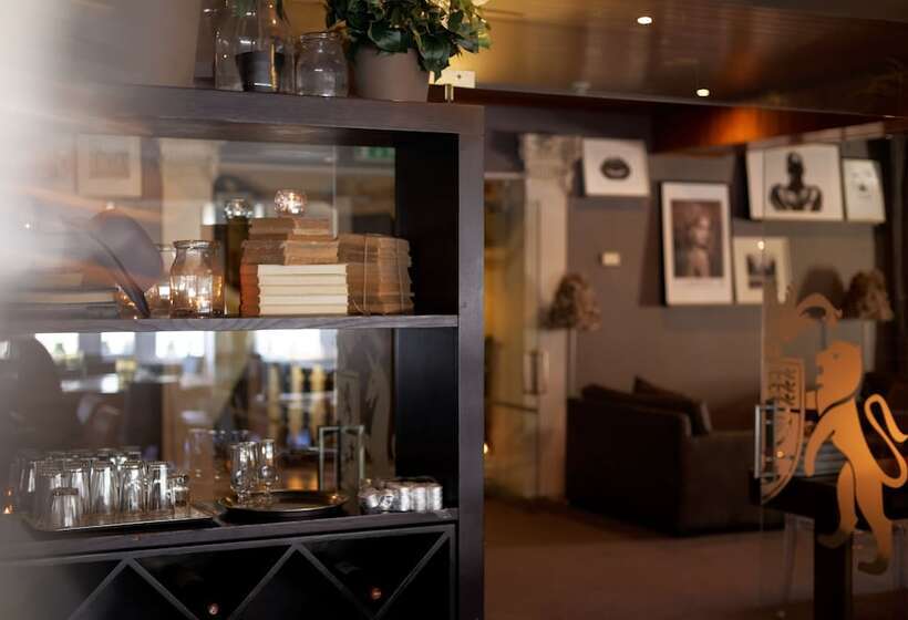 Отель Inglaterra  Charme & Boutique