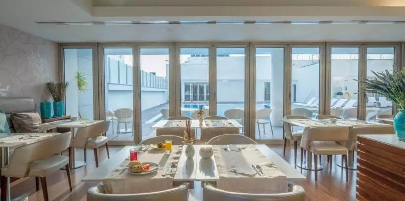 호텔 NH Coimbra Dona Inês