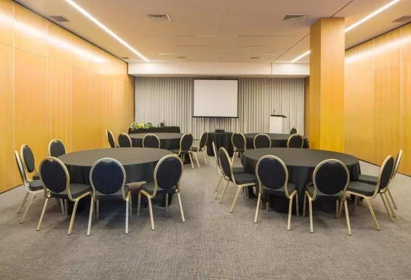 호텔 NH Coimbra Dona Inês