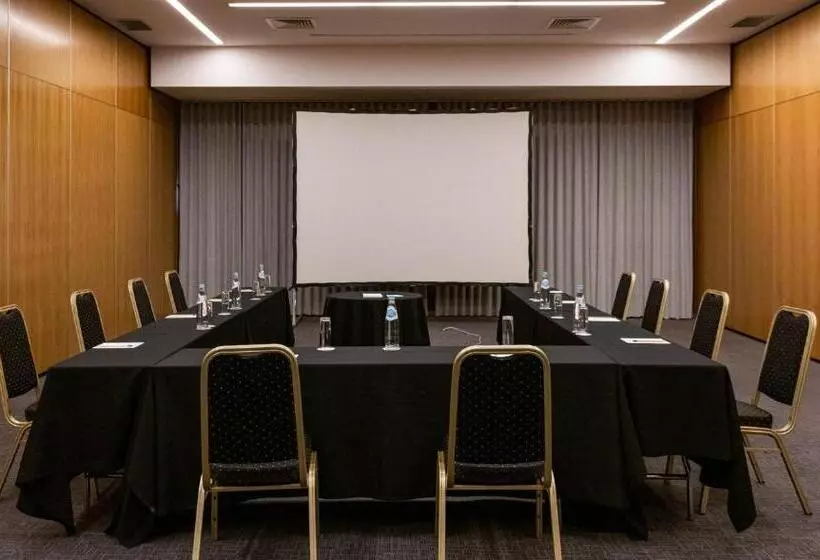 호텔 NH Coimbra Dona Inês