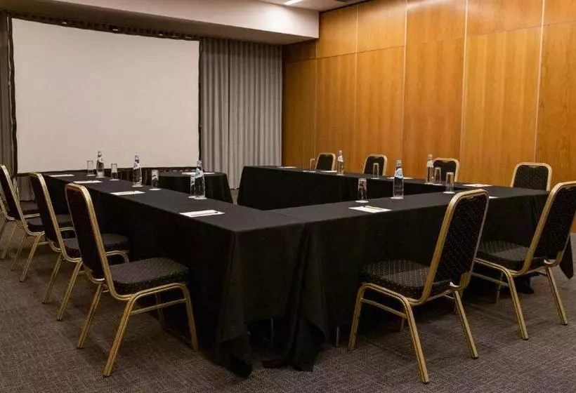 호텔 NH Coimbra Dona Inês