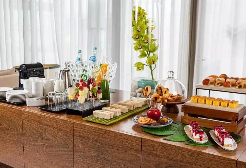 호텔 NH Coimbra Dona Inês