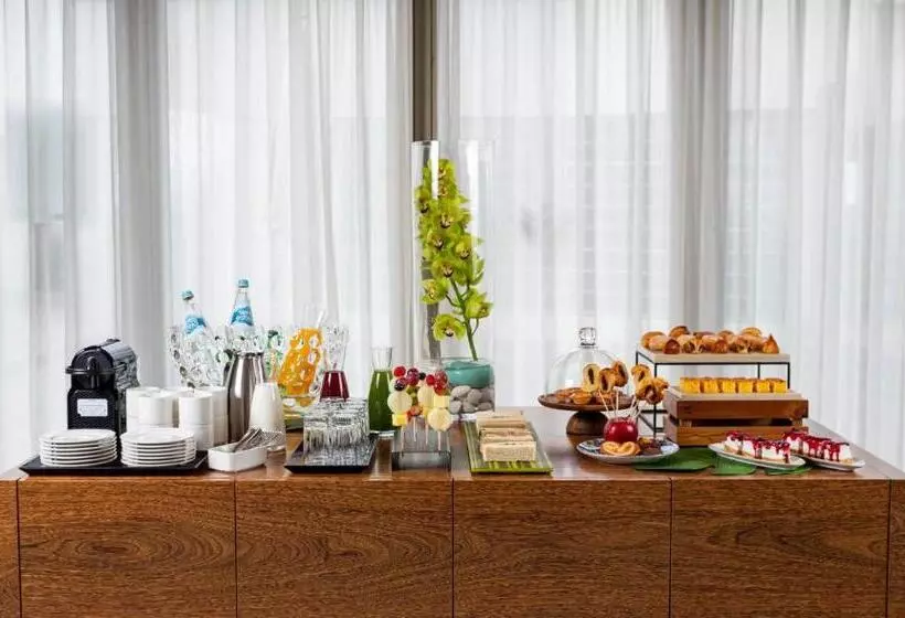 호텔 NH Coimbra Dona Inês