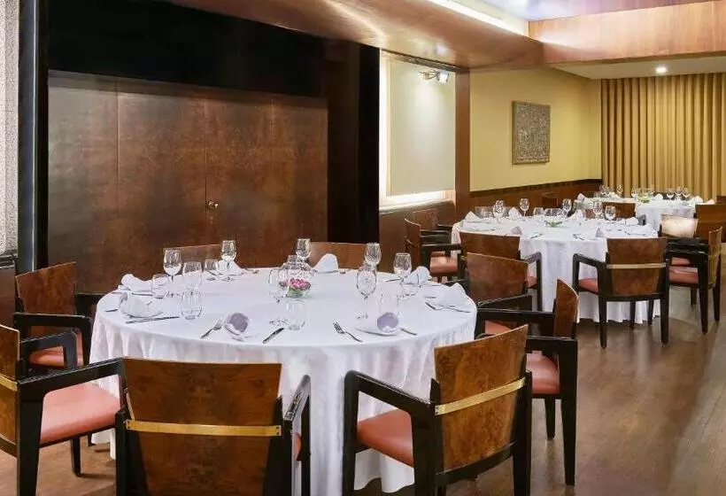 호텔 NH Coimbra Dona Inês