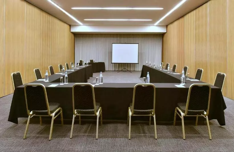 호텔 NH Coimbra Dona Inês