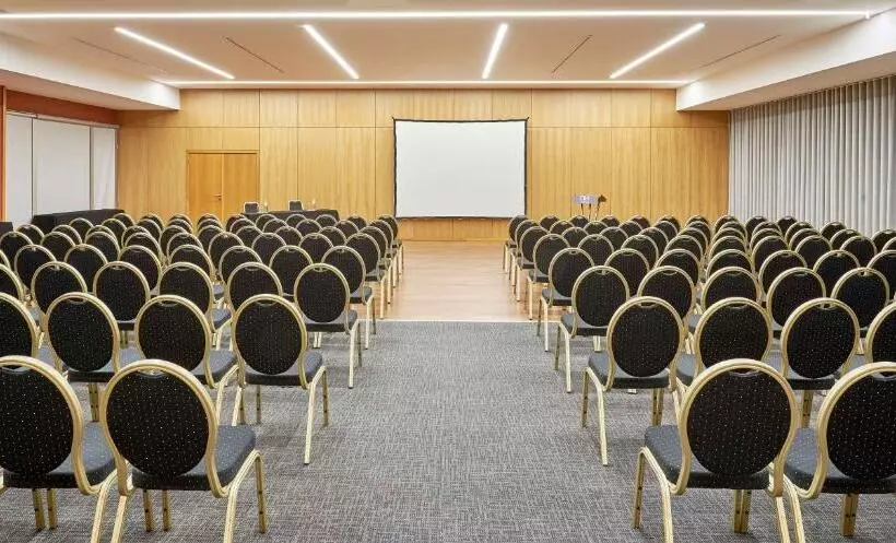 호텔 NH Coimbra Dona Inês