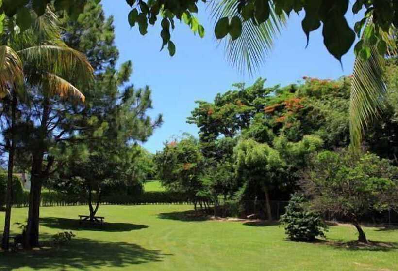 هتل Parador El Faro