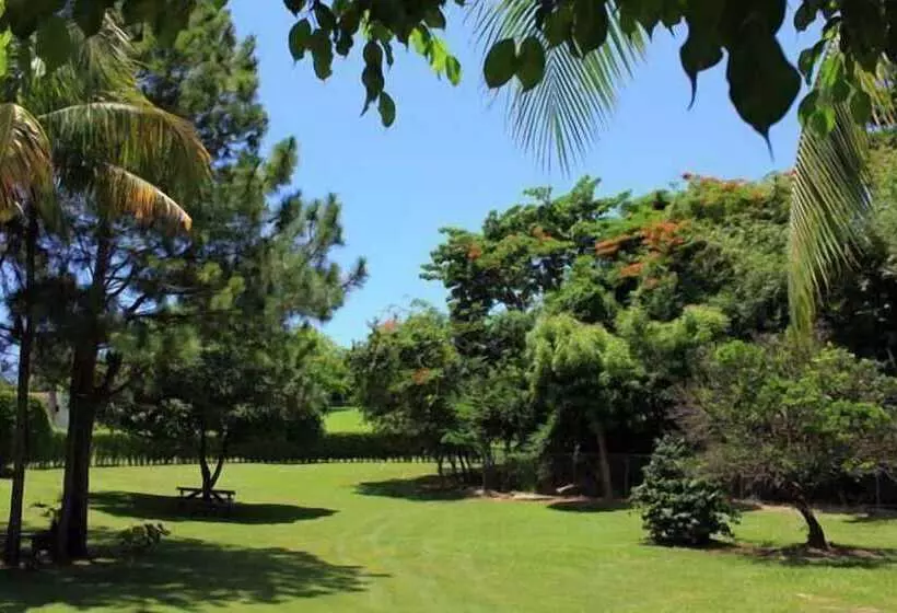 هتل Parador El Faro