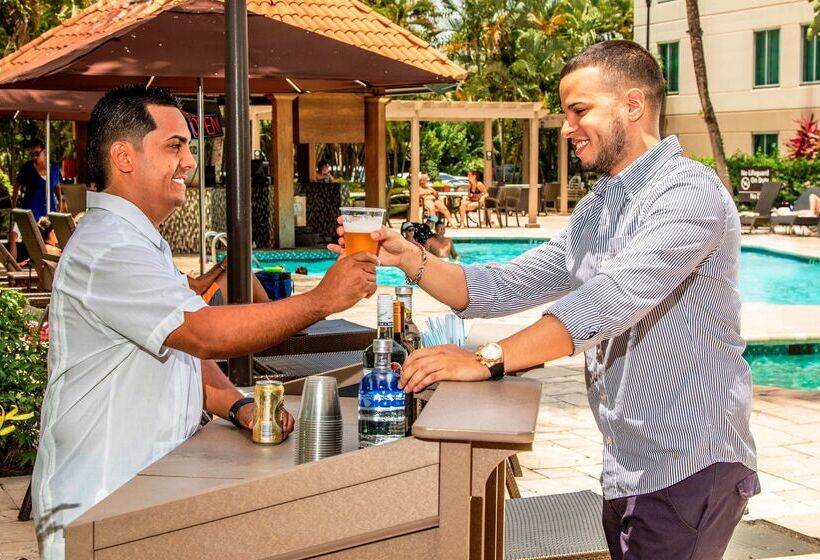 استراحتگاه Hampton Inn & Suites San Juan