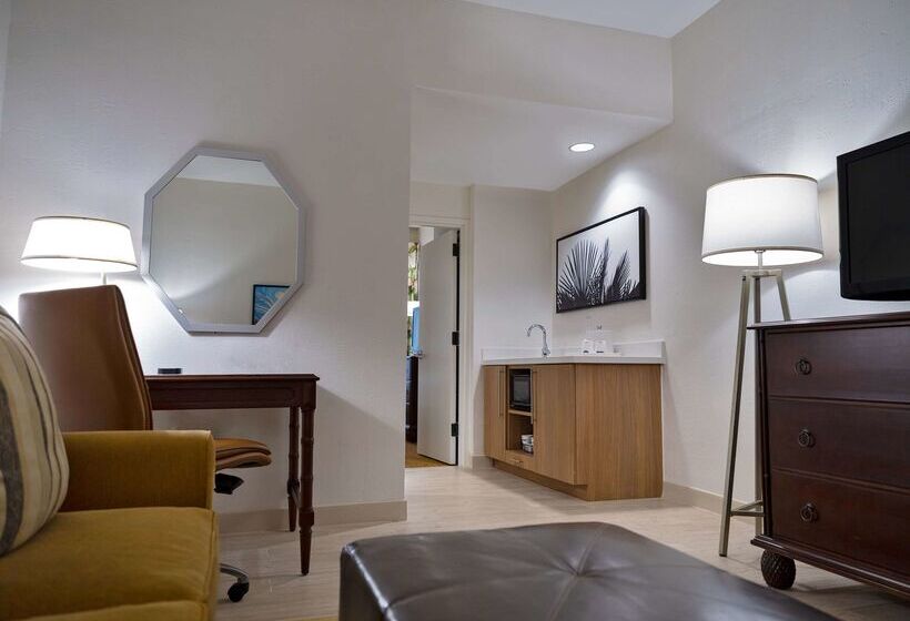 استراحتگاه Hampton Inn & Suites San Juan