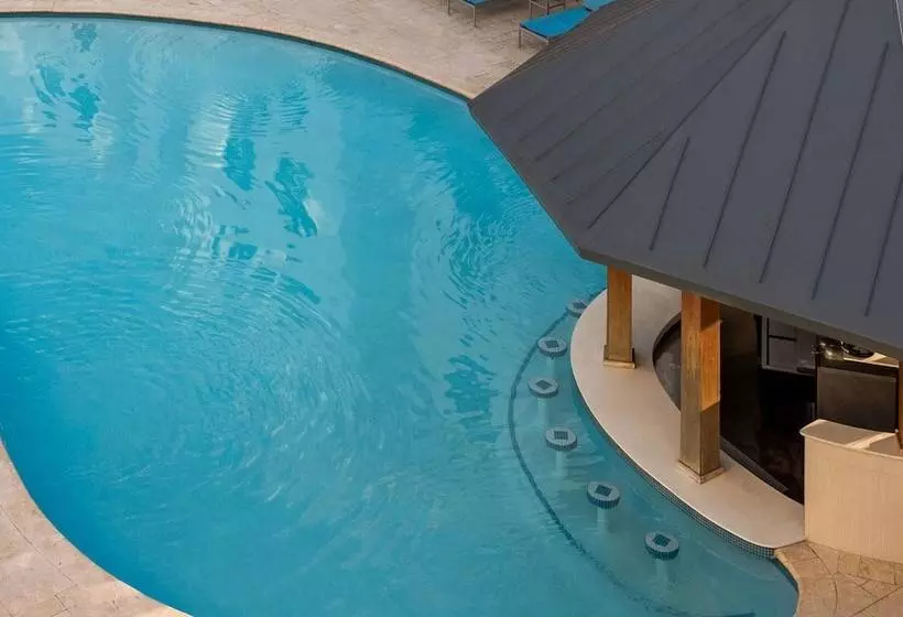 استراحتگاه Hampton Inn & Suites San Juan