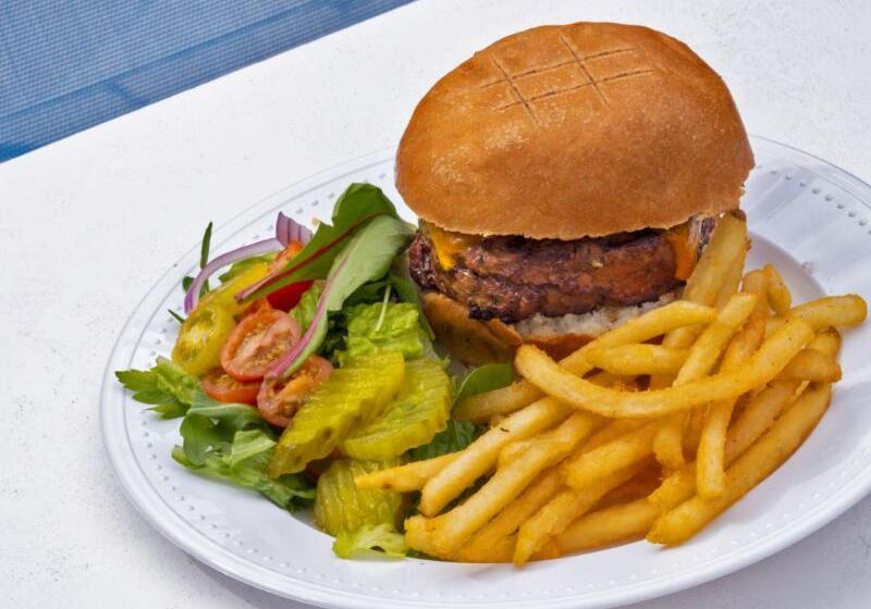 استراحتگاه Hampton Inn & Suites San Juan