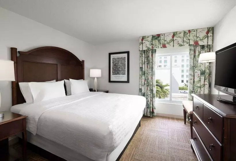 استراحتگاه Hampton Inn & Suites San Juan