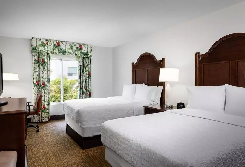 استراحتگاه Hampton Inn & Suites San Juan