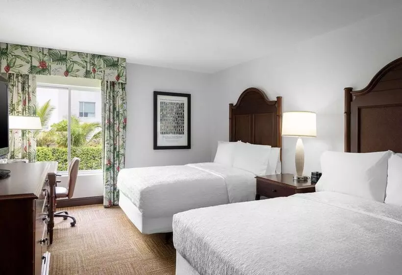 استراحتگاه Hampton Inn & Suites San Juan