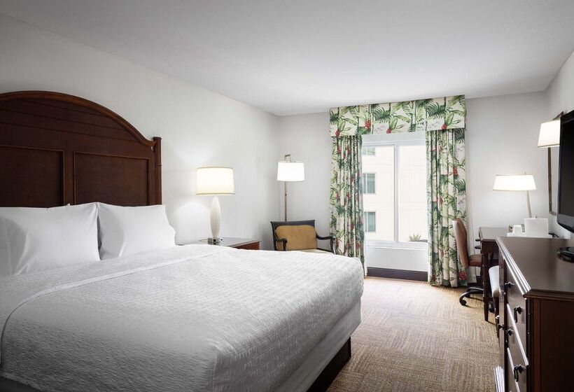 استراحتگاه Hampton Inn & Suites San Juan