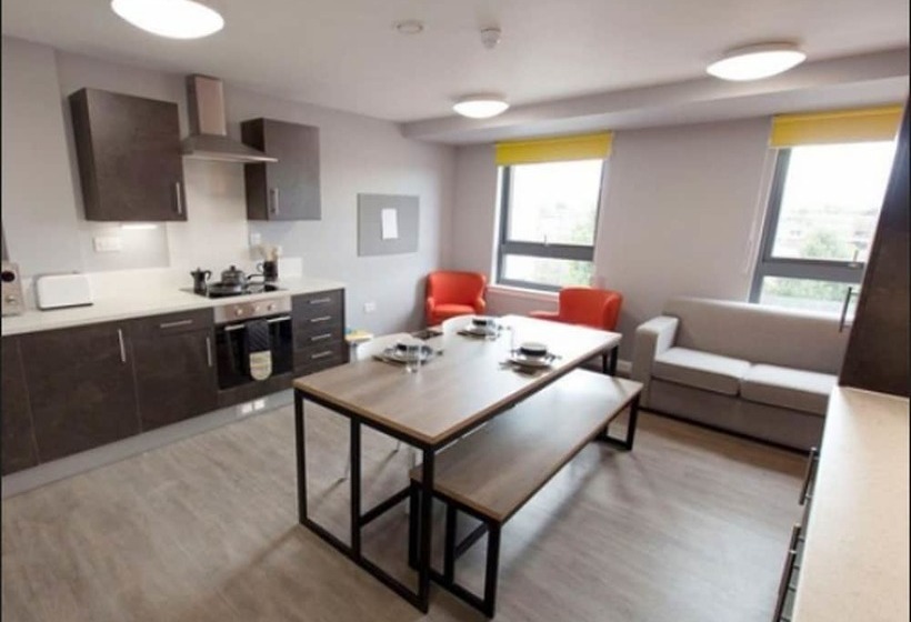 هاستل The Mill House Campus Accommodation