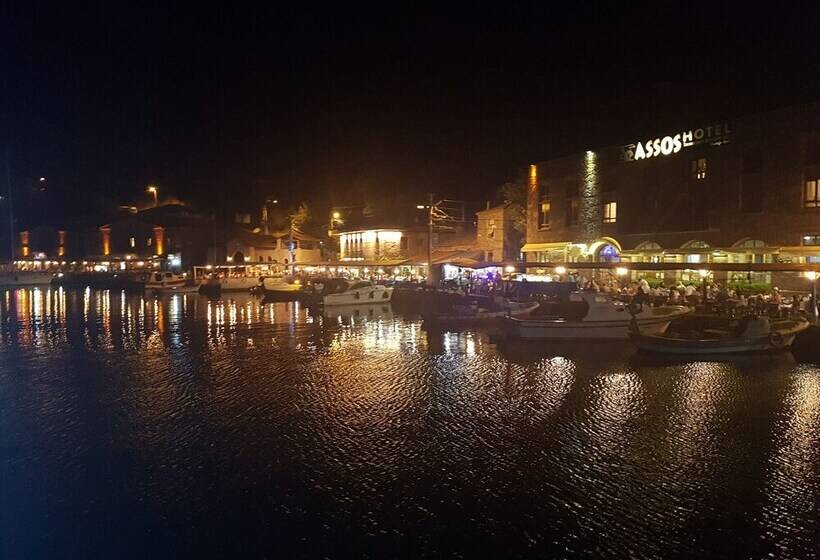 ベッドアンドブレックファースト Assos Dr No Pansiyon