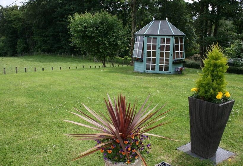 تختخواب و صبحانه Ayrs & Graces