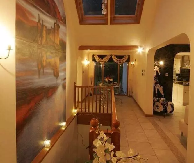 Aamiaismajoitus (B&B) Ayrs & Graces