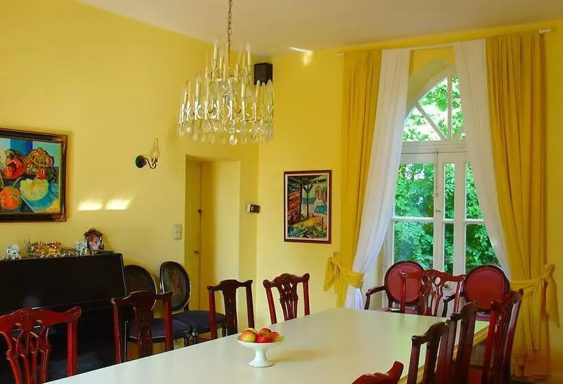 ベッドアンドブレックファースト Chambres D Hôtes Du Manoir De Blanche Roche