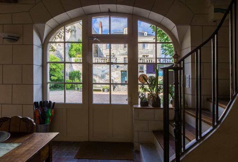 مبيت وإفطار La Rocheliere