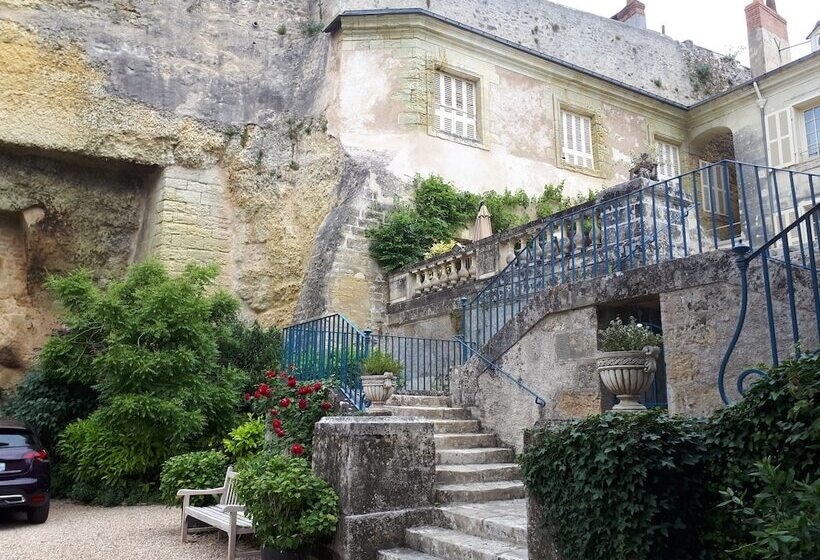 مبيت وإفطار La Rocheliere