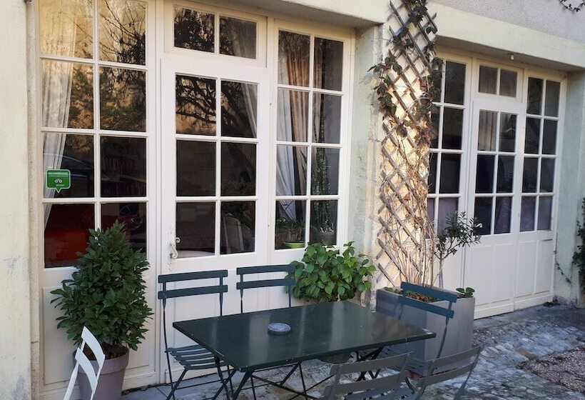 مبيت وإفطار La Rocheliere