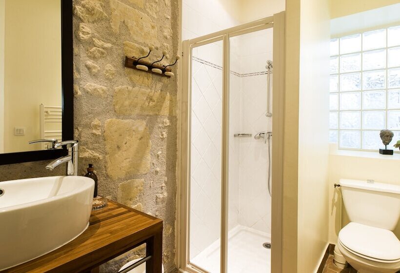 مبيت وإفطار La Rocheliere