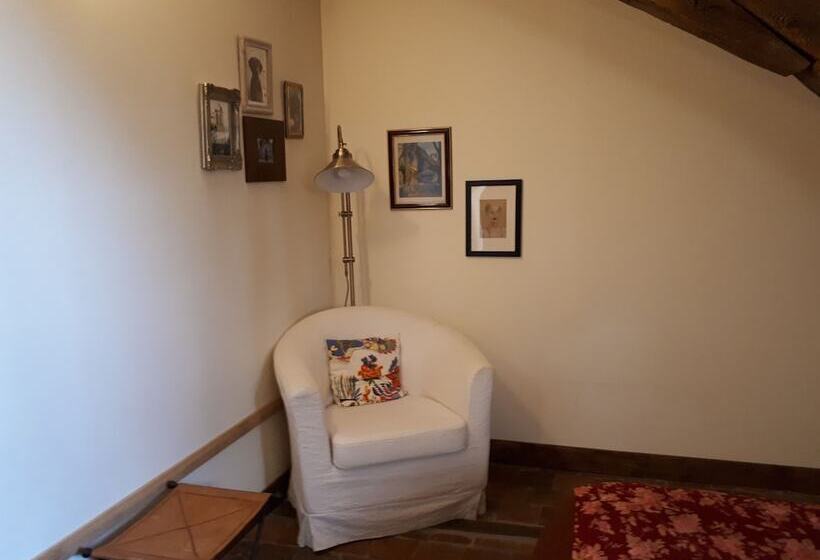 مبيت وإفطار La Rocheliere