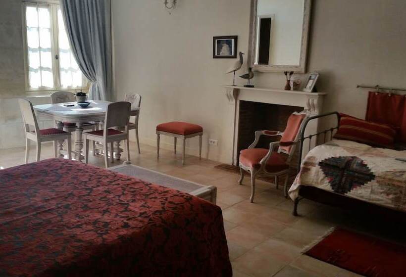 مبيت وإفطار La Rocheliere