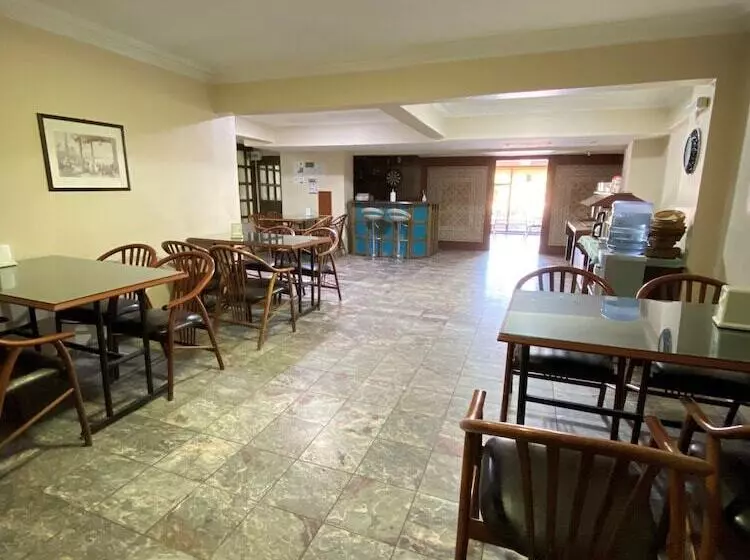 Hotel Cenedag