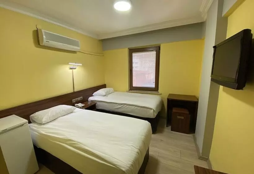 Hotel Cenedag
