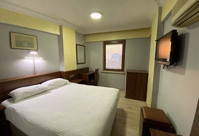 Hotel Cenedag