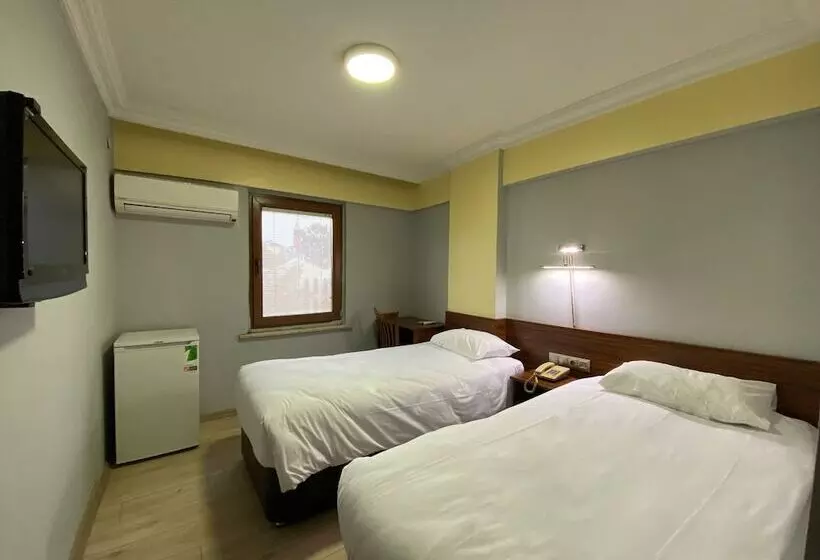 Hotel Cenedag