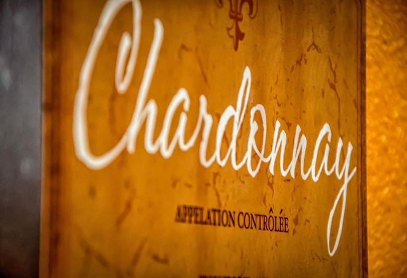 Отель Holiday Lodge On Canyon Lake