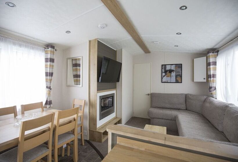 בית מלון כפרי Waterside Holiday Park & Spa