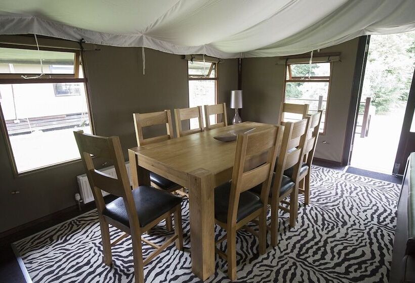 בית מלון כפרי Waterside Holiday Park & Spa