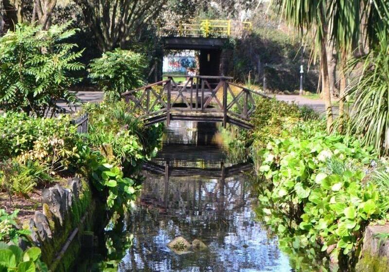 Pensione Ambassador Guest House Bed And Breakfast