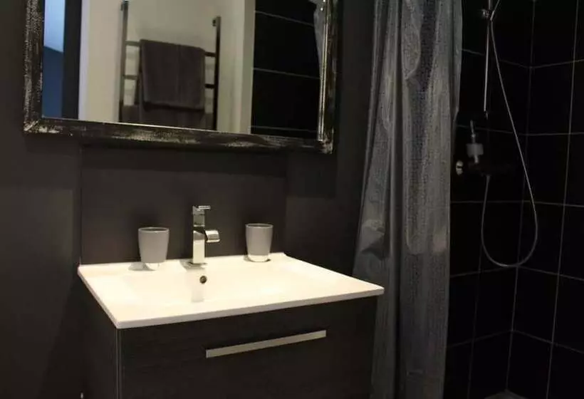 Majatalo Chambre D Hôtes Une Maison En Ville