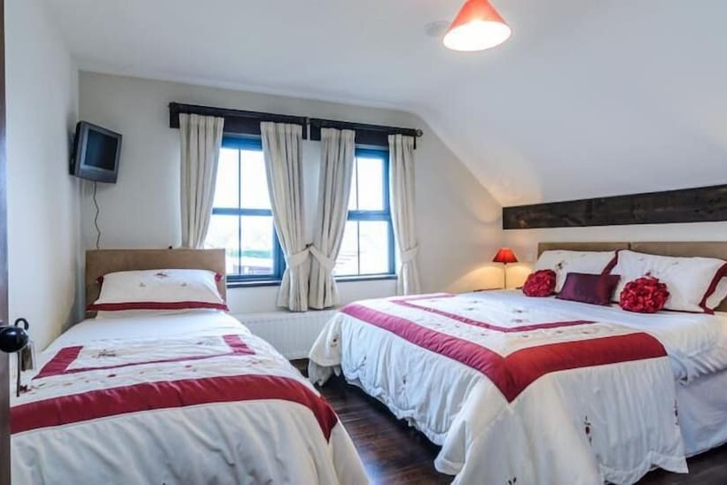 Пансион Kesh Country Manor