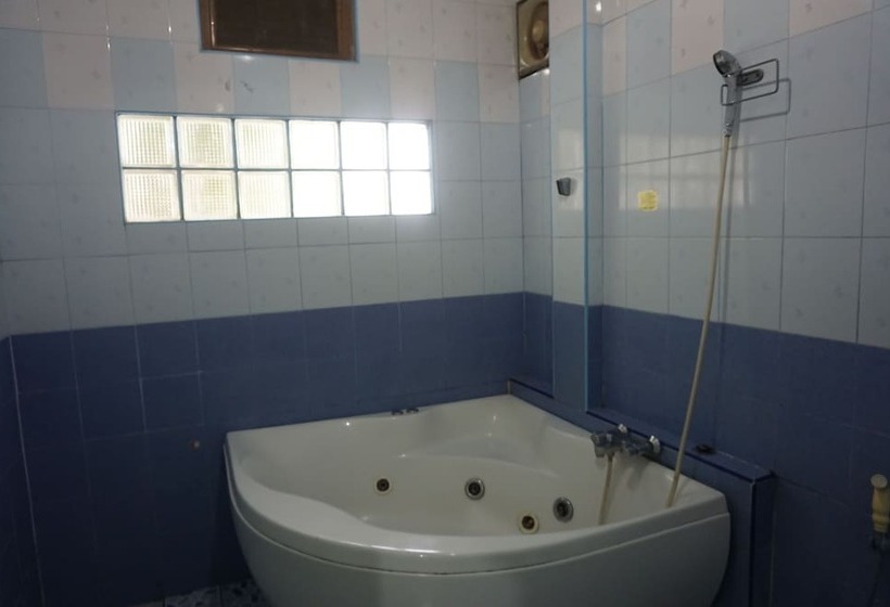 پانسیون Liew Sai Resort