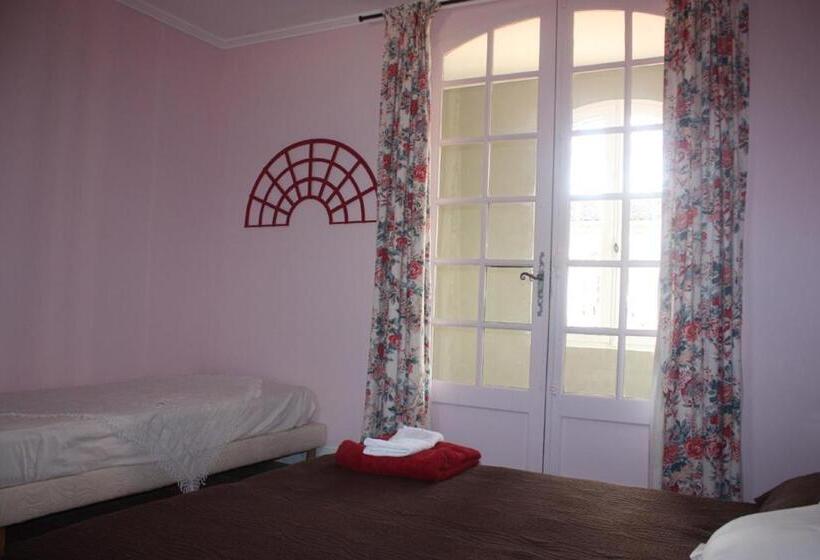 بنسيون Presbytere De Jonquiere