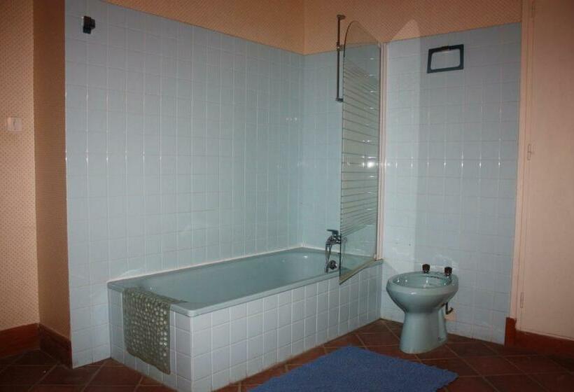 بنسيون Presbytere De Jonquiere