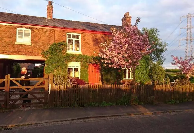 Majatalo The Old Post Office B&b