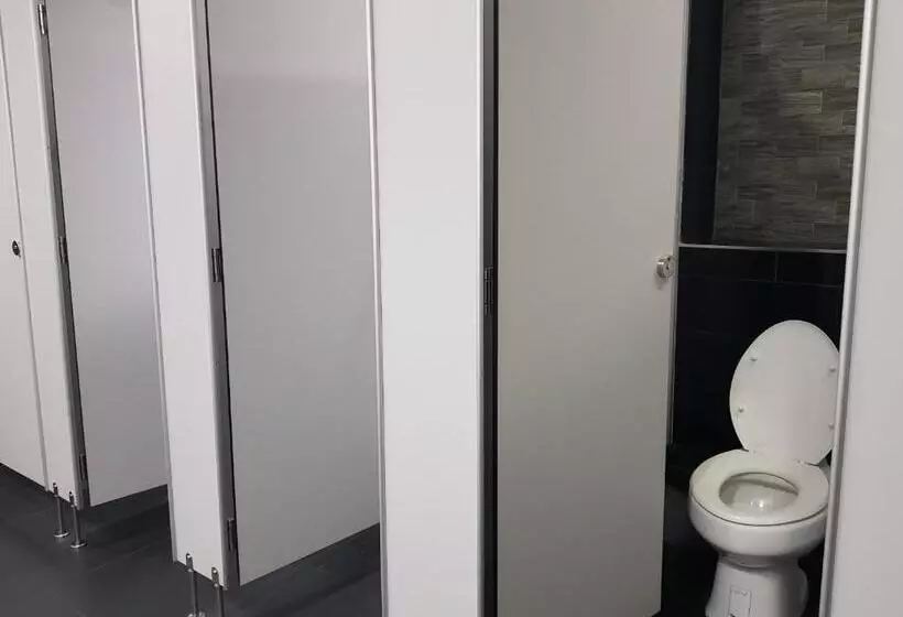 Retkeilymaja Avagard Capsule Hotel   Suvarnabhumi Airport