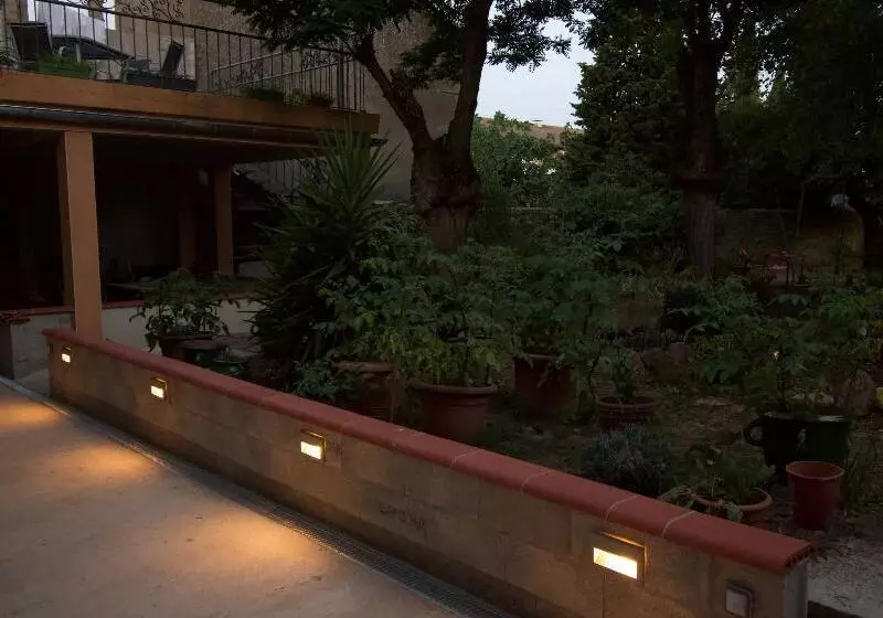 ベッドアンドブレックファースト Art Home Bnb